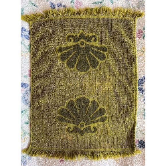Vintage 1970s Hand Towel - Picture 1 of 3